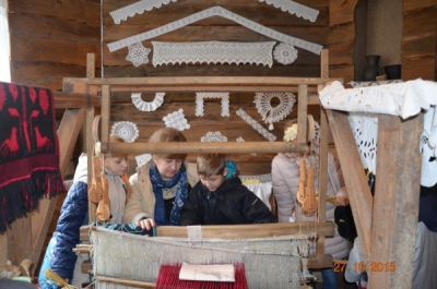 «At Hanna’s » “At Artisan’s” salon workshop