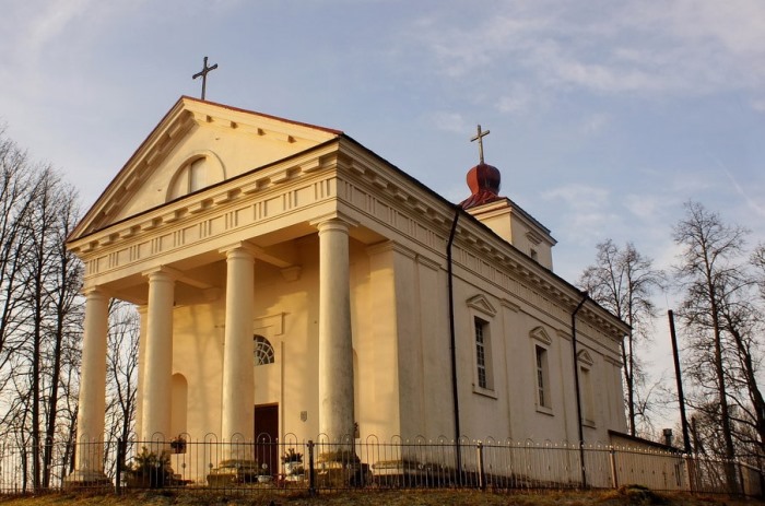 Костел Св. Апостола Тадеуша