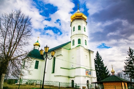 Комплекс монастыря бернардинцев: костёл (Троицкая церковь), жилой корпус