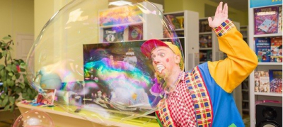 Show baniek mydlanych Centrum Kultury w Kopciówce