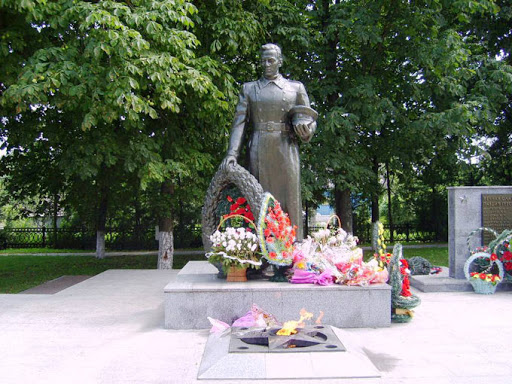 От памятника к памятнику