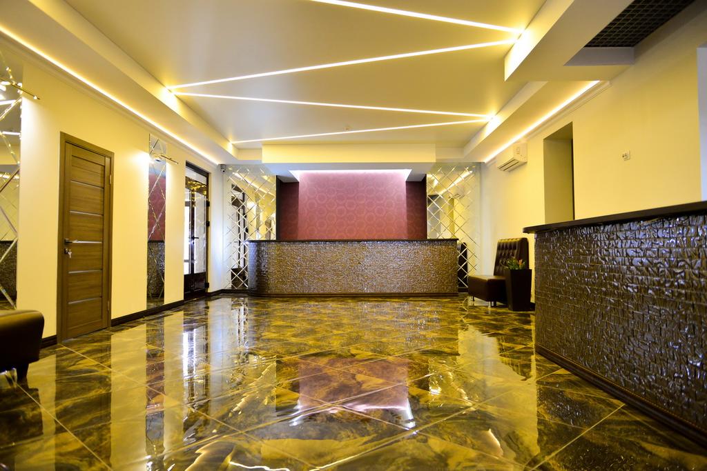 Hotel "GRAD HOTEL